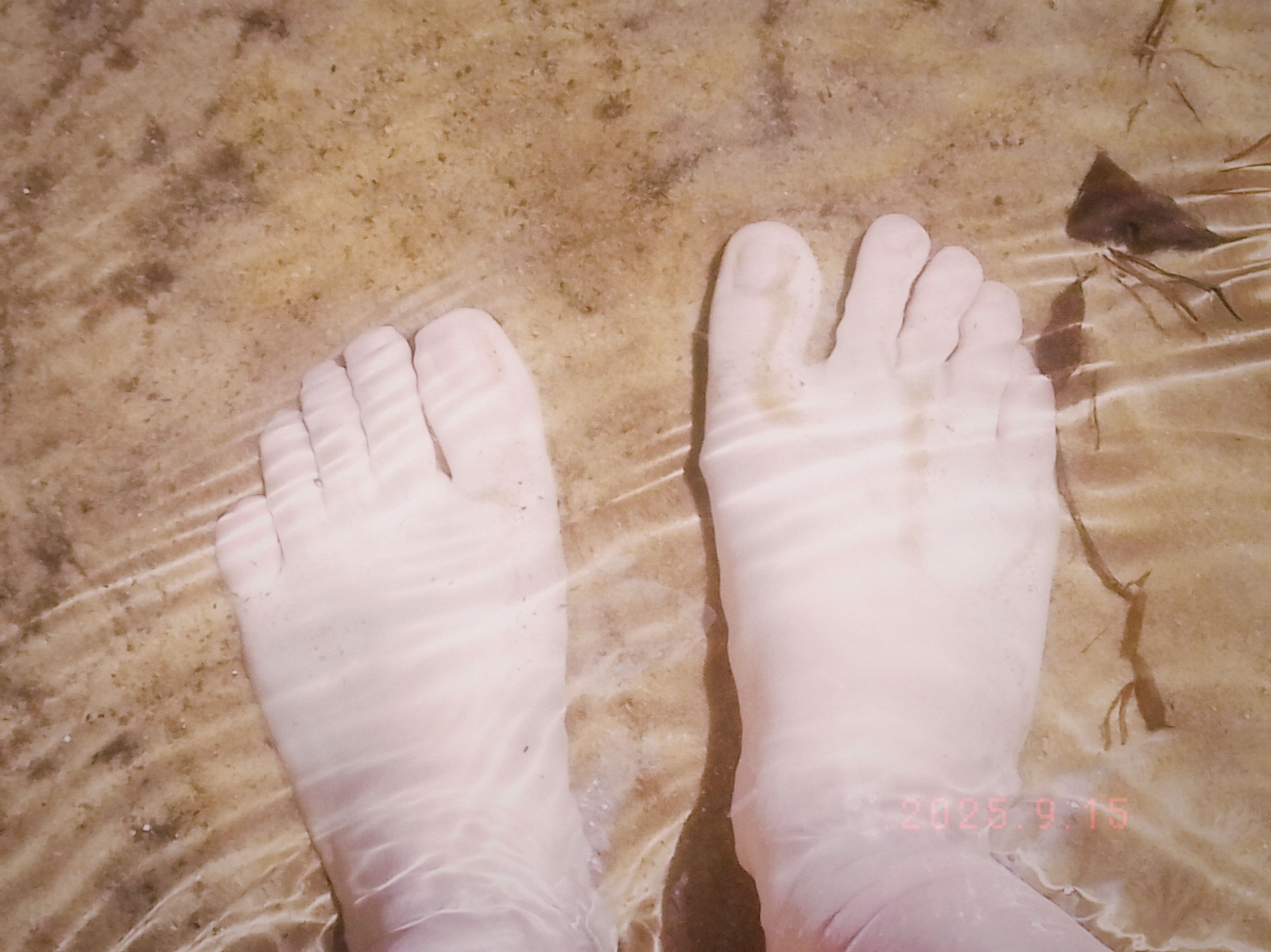 meus pés 15/09/2025