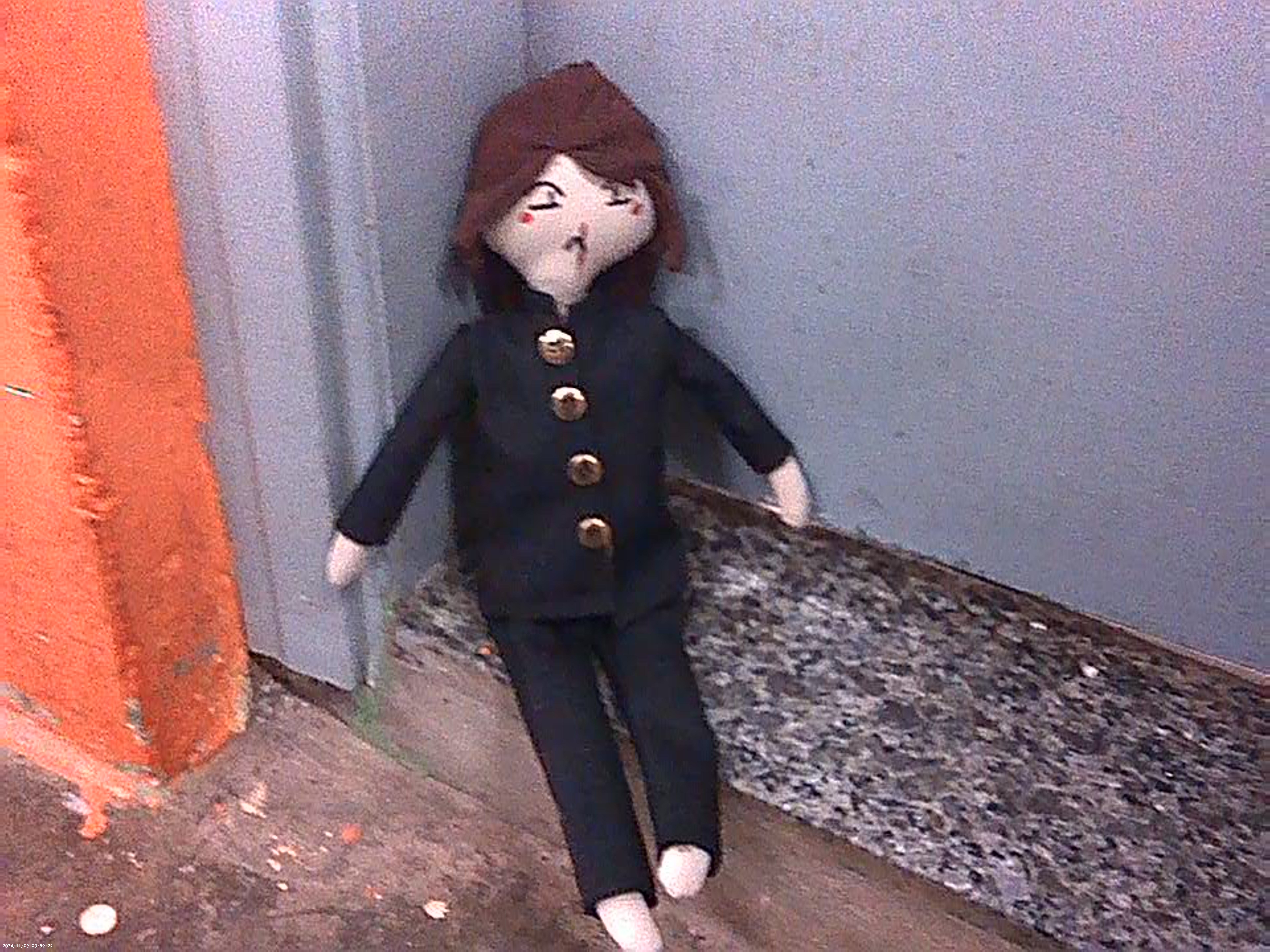 Mr.Neocites na porta da escola